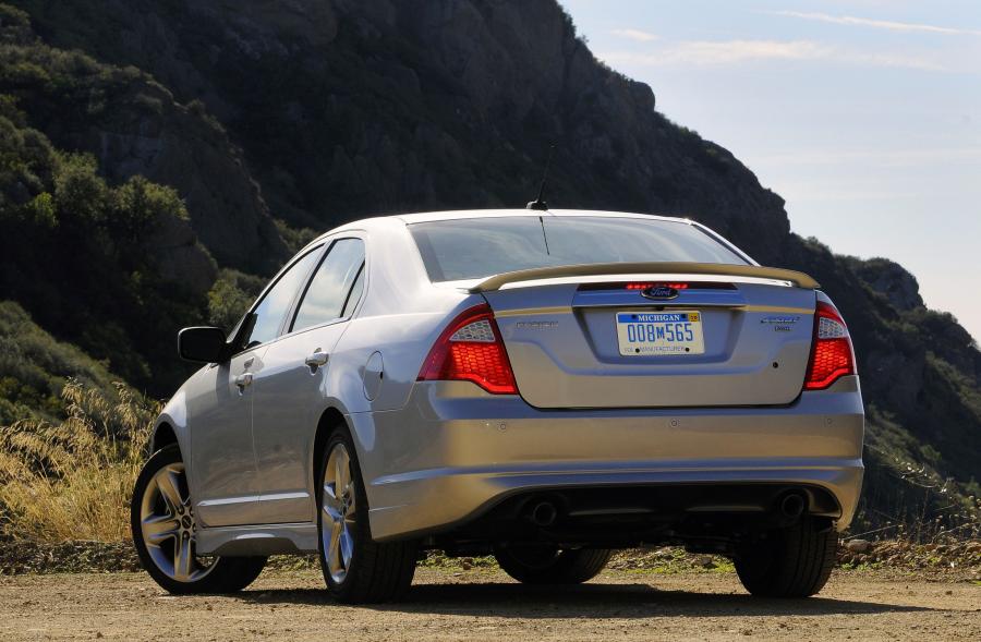  Ford Fusion Sport 2010 года  (US) (фото 24 из 26)